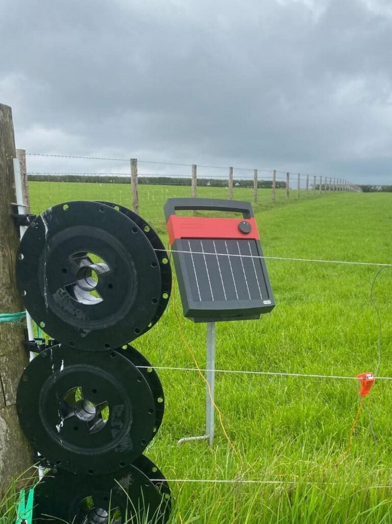 Clôture électrique Kiwitech et énergie solaire